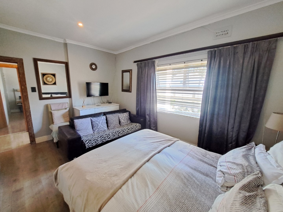 4 Bedroom Property for Sale in Rondebosch East Western Cape